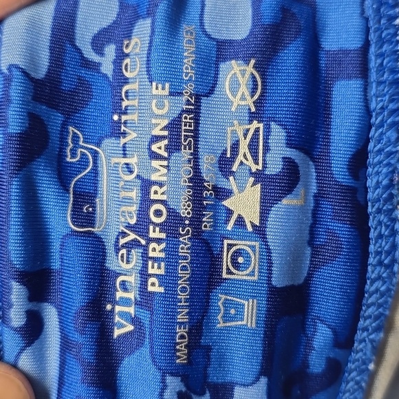 {Vineyard Vines} Blue Whale Outline Printed Performance Leggings - Large - Picture 12 of 13